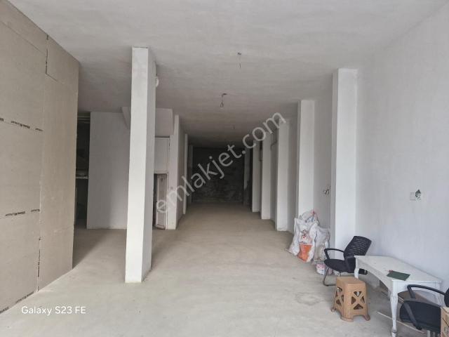 Tarabya Ferahevlerde 200 M2 Kiralık Dükkan