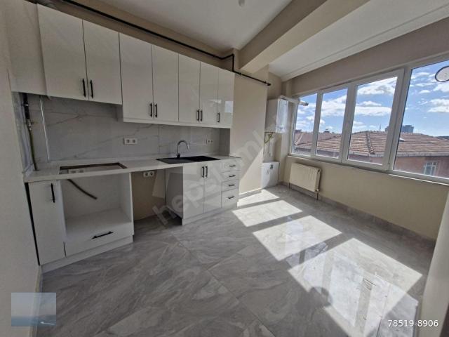 Tarabya Güçlendirilmiş Sıfır Binada Yeni Evlilere Çok Temiz 2+1
