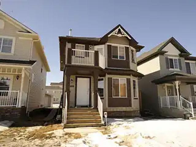 TARADALE! 3 Bedroom 2.5 Bathroom Home!