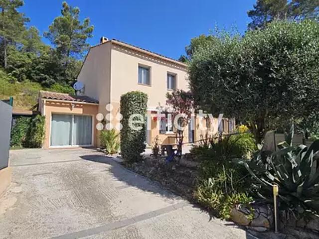Taradeau 83460 Achat / Vente maison 8 pièces t8 piscine jardin