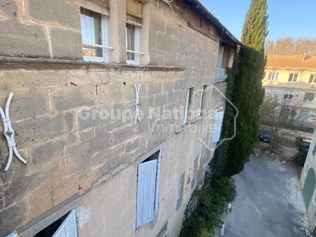 TARASCON. Maison de ville à vendre avec garage