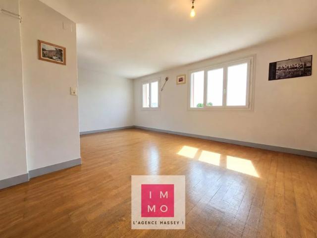 TARBES T3/T4 BALCON GARAGE PARKING CAVE