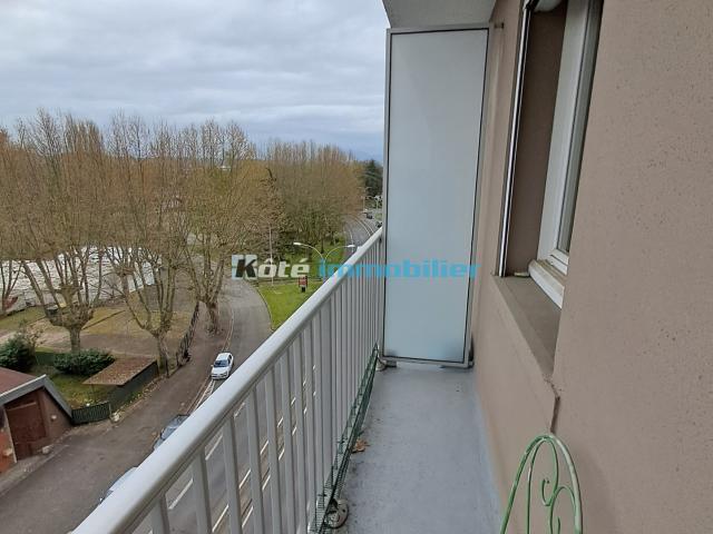 TARBES T3 AVEC BALCON, VUE IMPRENABLE ET PLACE DE PARKING PRIVEE