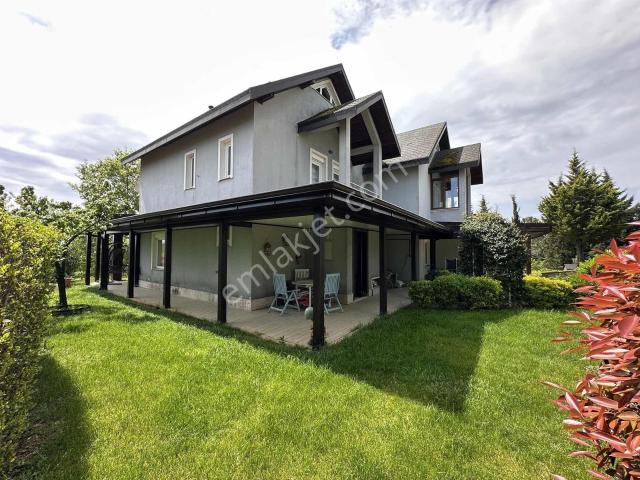 Tarcanlar'dan Atakent Sitesinde Özel Mimarisiyle Satılık Villa