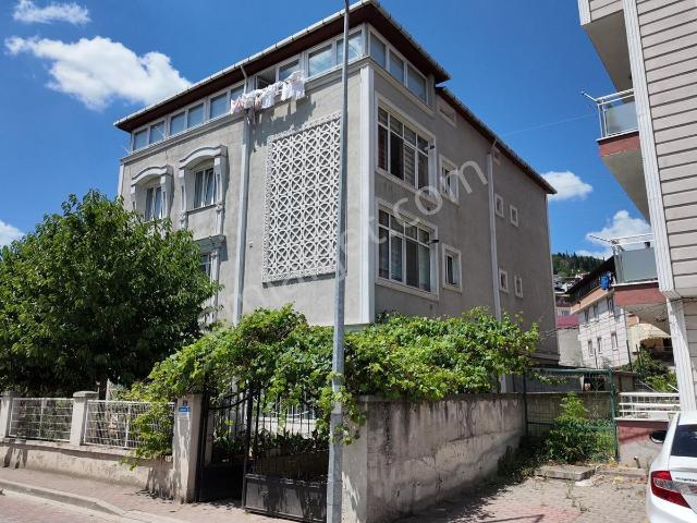 Tarcanlardan İzmit Merkezde Komple Satılık Bina