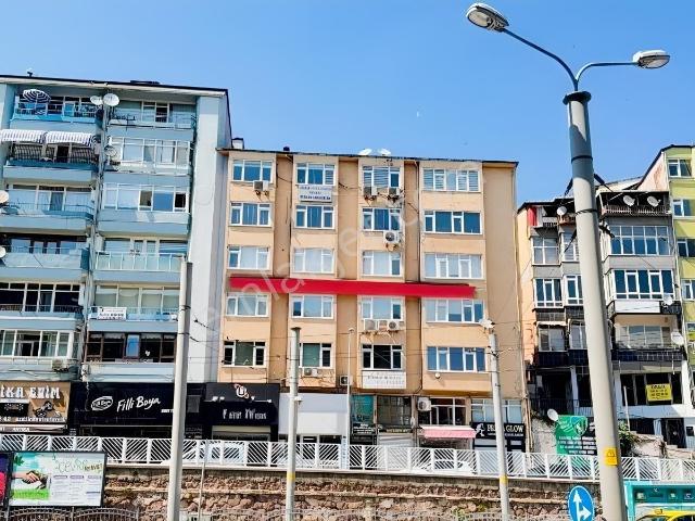 Tarcanlardan İzmit Çarşı Merkezi Konum Satılık Dükkan
