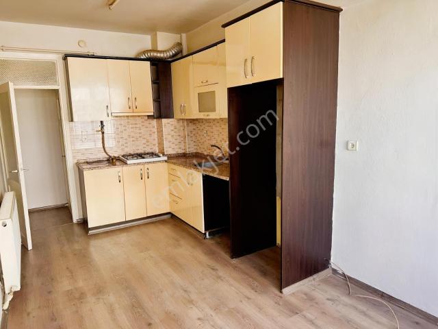 Tarihi Asansörde 2+1 Ara kat Eşyalı Kiralık