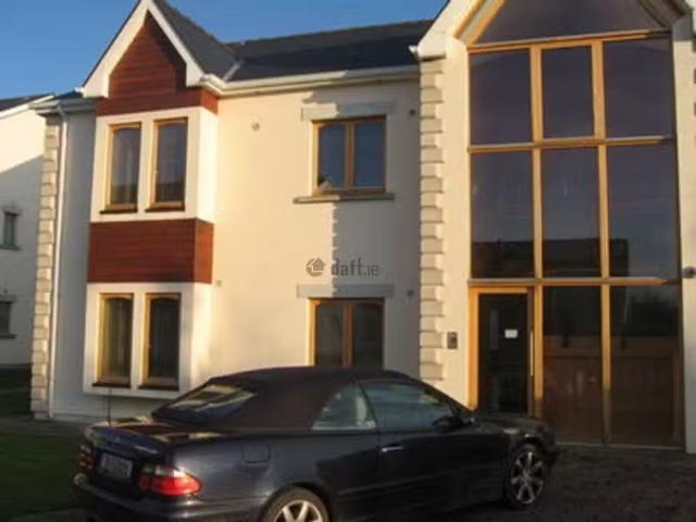 Tarmon Harbour, Tarmonbarry, Co. Longford is for rent