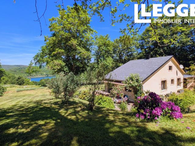 Tarn: Nages magnifique villa tout près du lac du Laouzas avec terrain clos,vue panoramique sur le lac