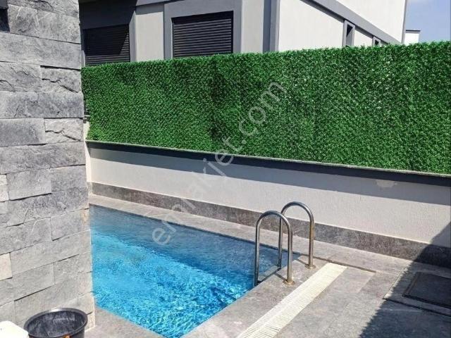 Tarssa Gayrimenkul'den Menderes'te Satılık Triplex Villa!