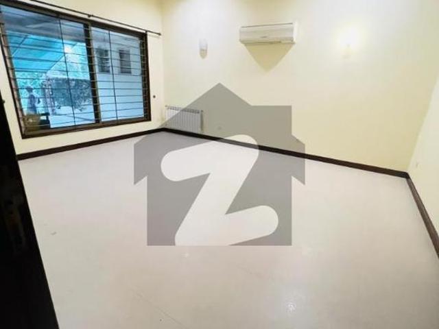 Tasteful, Tranquil Home With Lush Green Private Garden & Modern Conveniences F 10/3