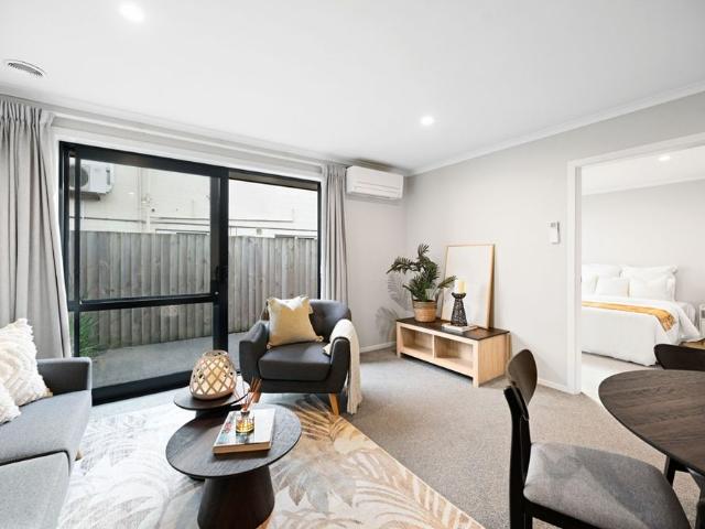 Tasteful & Modern Unit Walking Distance To CBD
