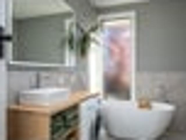 Tastefully Renovated 3 Bedder