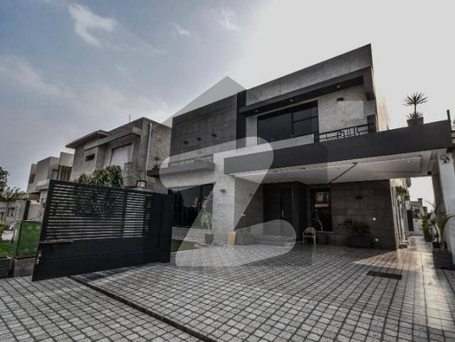 TASK EST OFFER: 10 Marla House Good Location Reasonable Price in Phase 1 DHA
