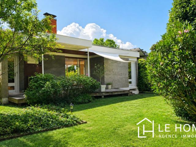 TASSIN BOURG, MAISON type LE CORBUSIER, 3 CHAMBRES, TERRAIN 712M² + PISCINE