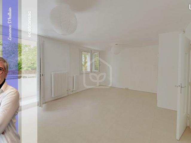 TASSIN LA DEMI LUNE – 56 m² T3 avec balcons rdc surélevé rénové 224 000