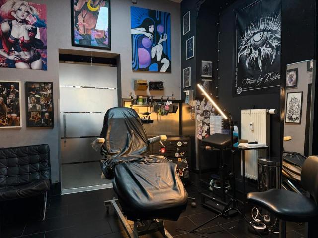 Tattoo Arbeitsplatz in Frankfurt zur Miete