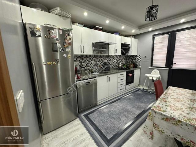 Tatlıkuyu Mah Balkonlu Geniş M2'li Ferah 4+1 Tersdubleks Daire