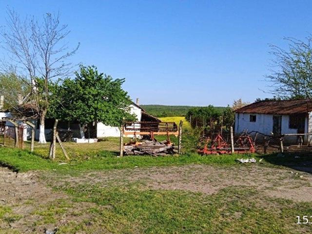 Tatlılar Gayrimenkul'den ASFALT YOLA CEPHE 1.582m2 ARSA İÇİN DE SATILIK ÇİFTLİK EVİ