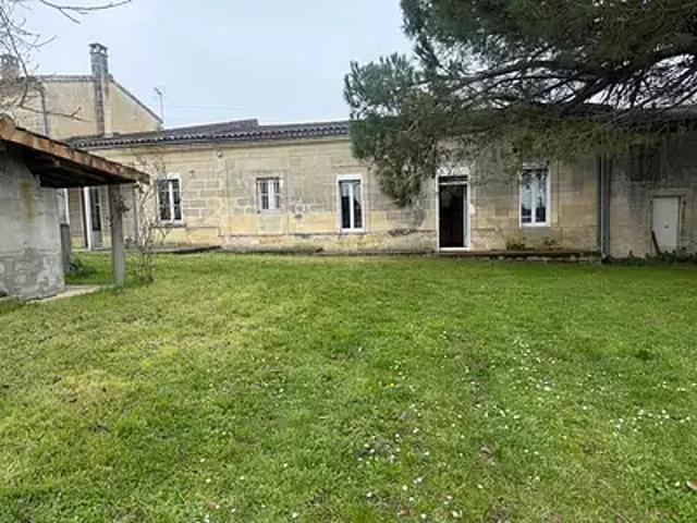 Tauriac 33710 Achat / Vente immeuble cave parking