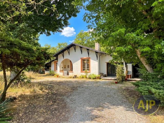 TAUSSAT VENTE EN VIAGER LIBRE BELLE VILLA