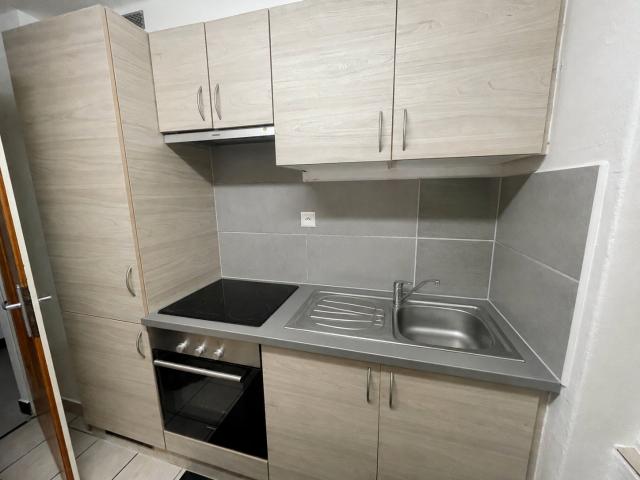 Tavannes, eine schöne 2,5 Zimmer Wohnung im 2. Stock mit Balkon
