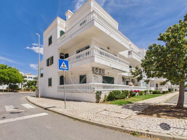 Apartamento de 1 quarto com terraço envolvente, perto do campo de golfe e da praia, Tavira, Conceição / Cabanas