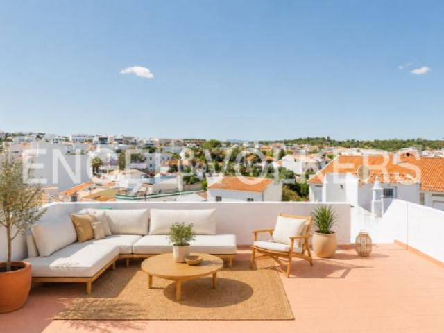 Tavira Tile