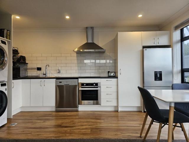 tawa, 2 bedrooms