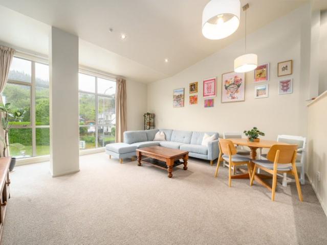 tawa, 2 bedrooms