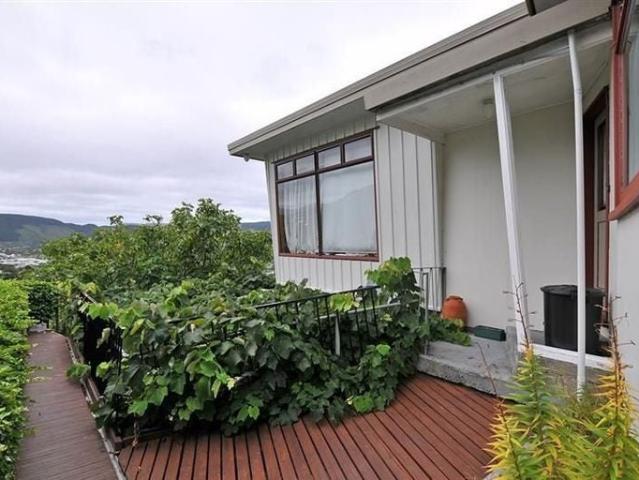 tawa, 2 bedrooms