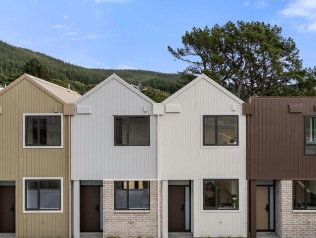 tawa, 3 bedrooms