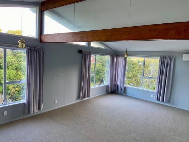 tawa, 3 bedrooms