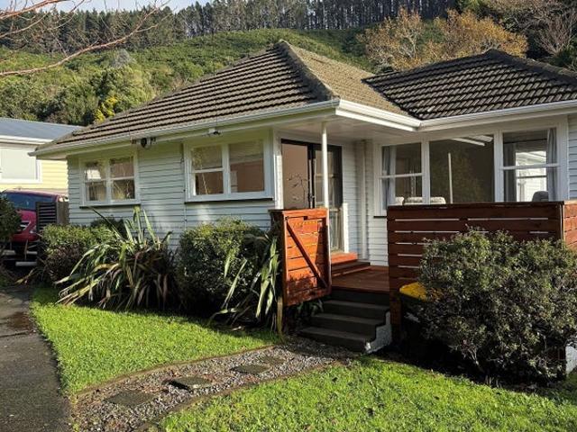 tawa, 3 bedrooms