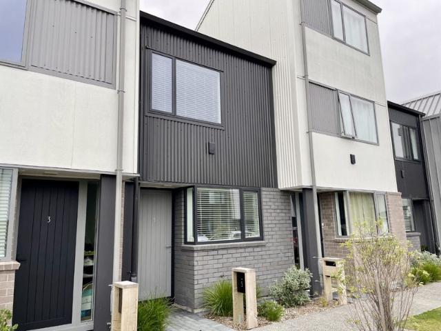 tawa, 3 bedrooms