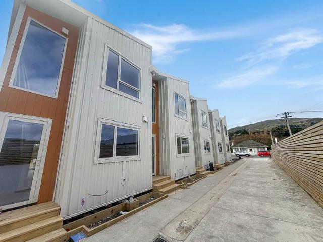 Tawa, 3 bedrooms