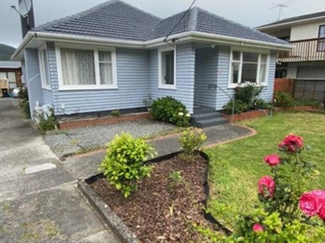 tawa, 3 bedrooms