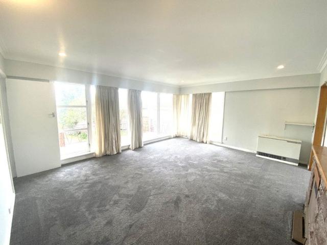 tawa, 5 bedrooms