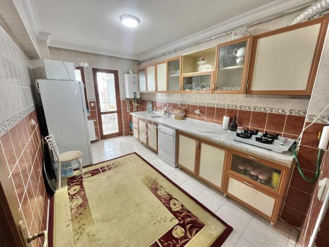 Taylan Emlaktan Site İçerisinde 125m2 3+1 Ön Cephe Satılık Daire