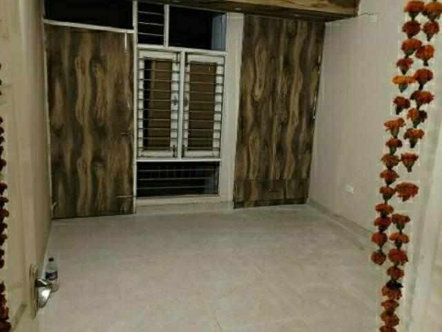 Tdi sainik Vihar Gretar Faridabad 3 Bedroom 250 Sq. Yd. Builder Floor in Sector 88 Faridabad Listing ID: #10181