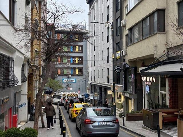 TEŞVİKİYEDE YENİ BİNADA 2 KATLI 24M2 SATILIK DÜKKAN