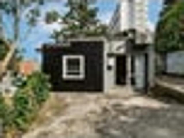 Te Aro, 3 bedrooms, $695 pw