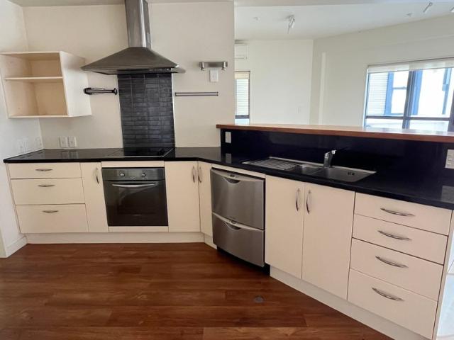 te aro, 5 bedrooms