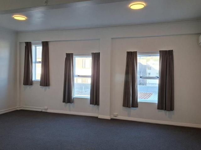 te aro, 6+ bedrooms