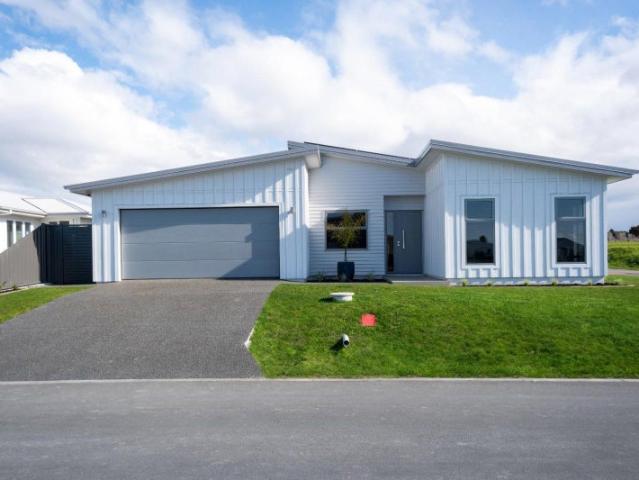 te awanga, 4 bedrooms