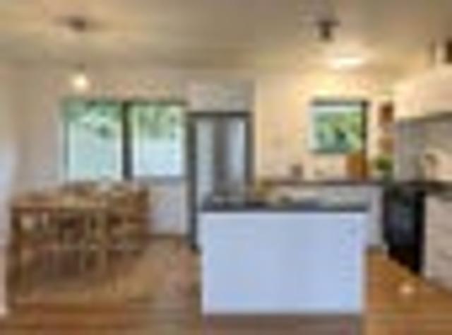 Te Atatu Peninsula, 3 bedrooms, $620 pw