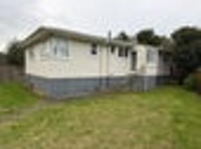 Te Atatu Peninsula, 3 bedrooms, $640 pw