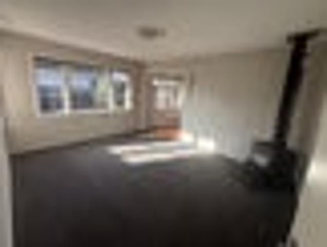 Te Atatu Peninsula, 3 bedrooms, $670 pw