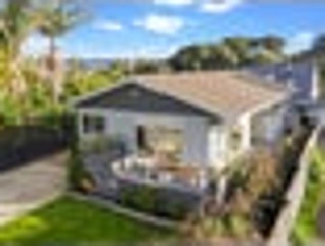 Te Atatu Peninsula, 3 bedrooms, $680 pw