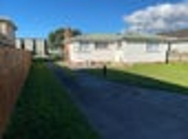 Te Atatu Peninsula, 3 bedrooms, $690 pw
